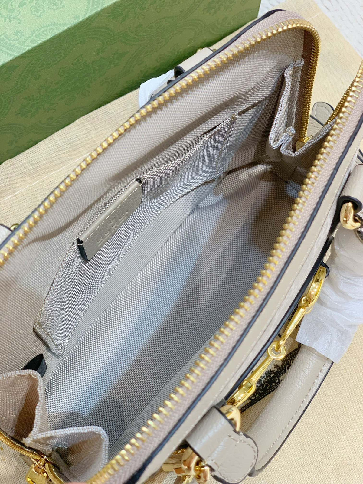 Anum Bags Detail