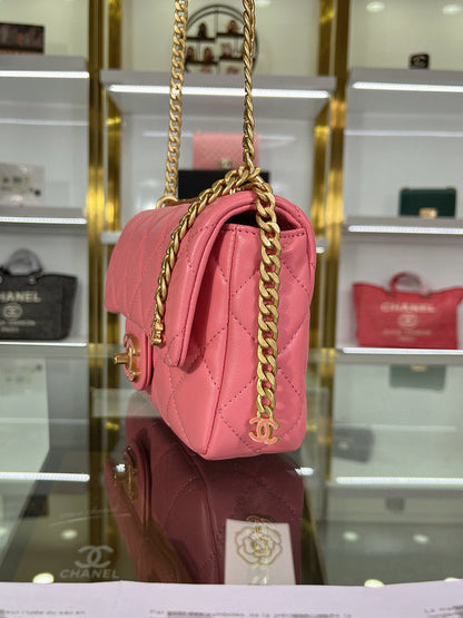 Anum Bags Detail