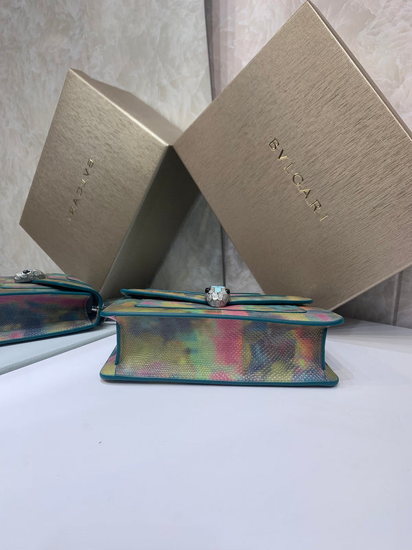 Anum Bags Detail