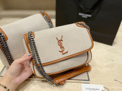 Anum Bags Detail