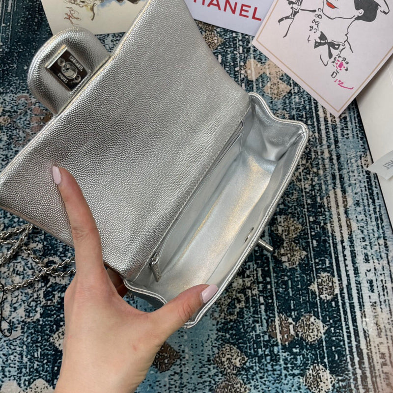 Anum Bags Detail