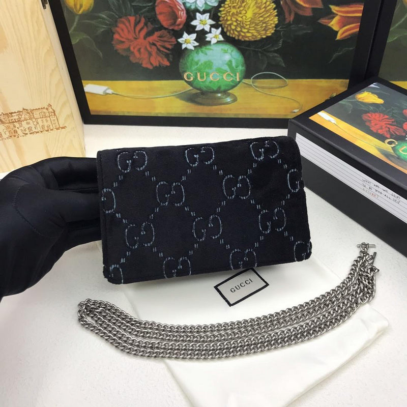 Anum Bags Detail