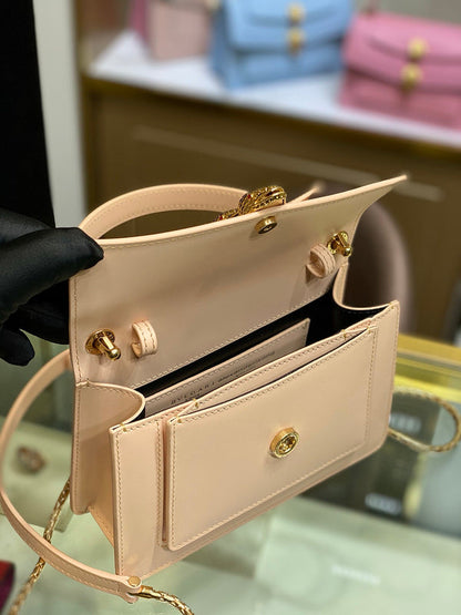 Anum Bags Detail