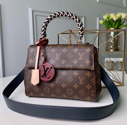 Anum Bags Detail