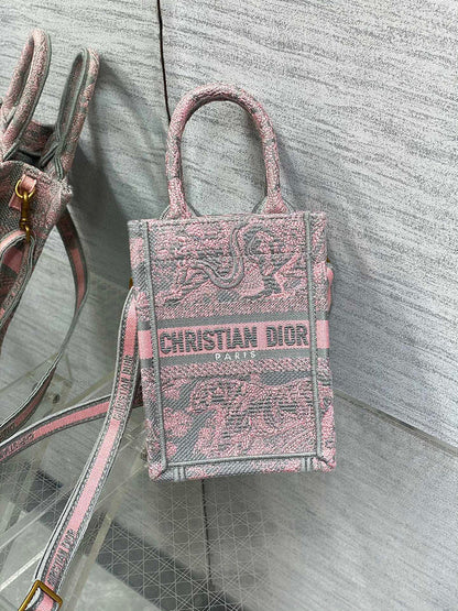 Anum Bags Detail