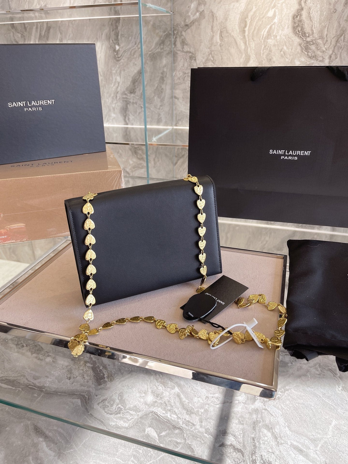 Anum Bags Detail