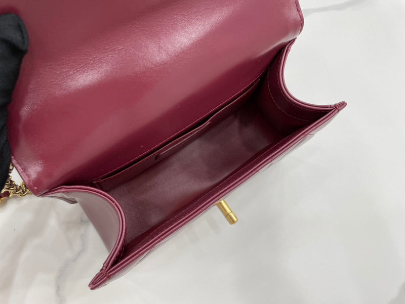 Anum Bags Detail