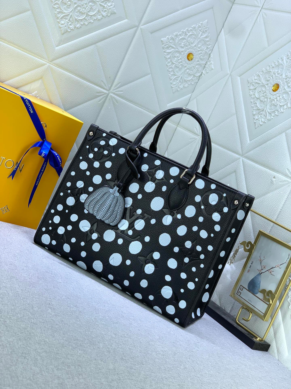 Anum Bags Detail
