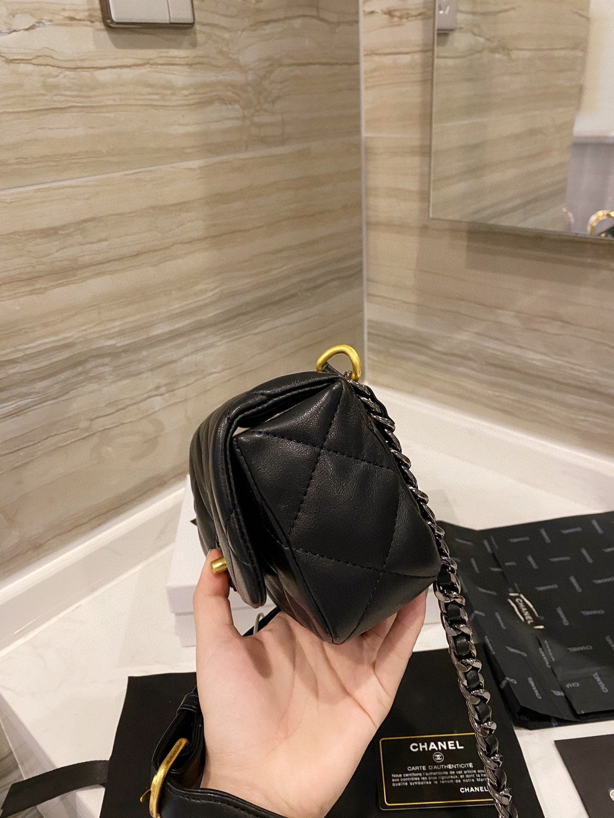 Anum Bags Detail