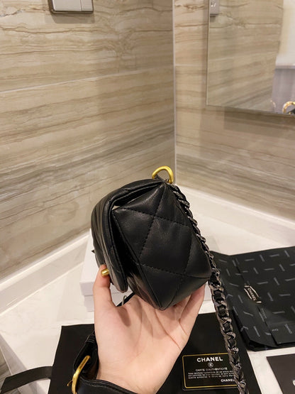 Anum Bags Detail