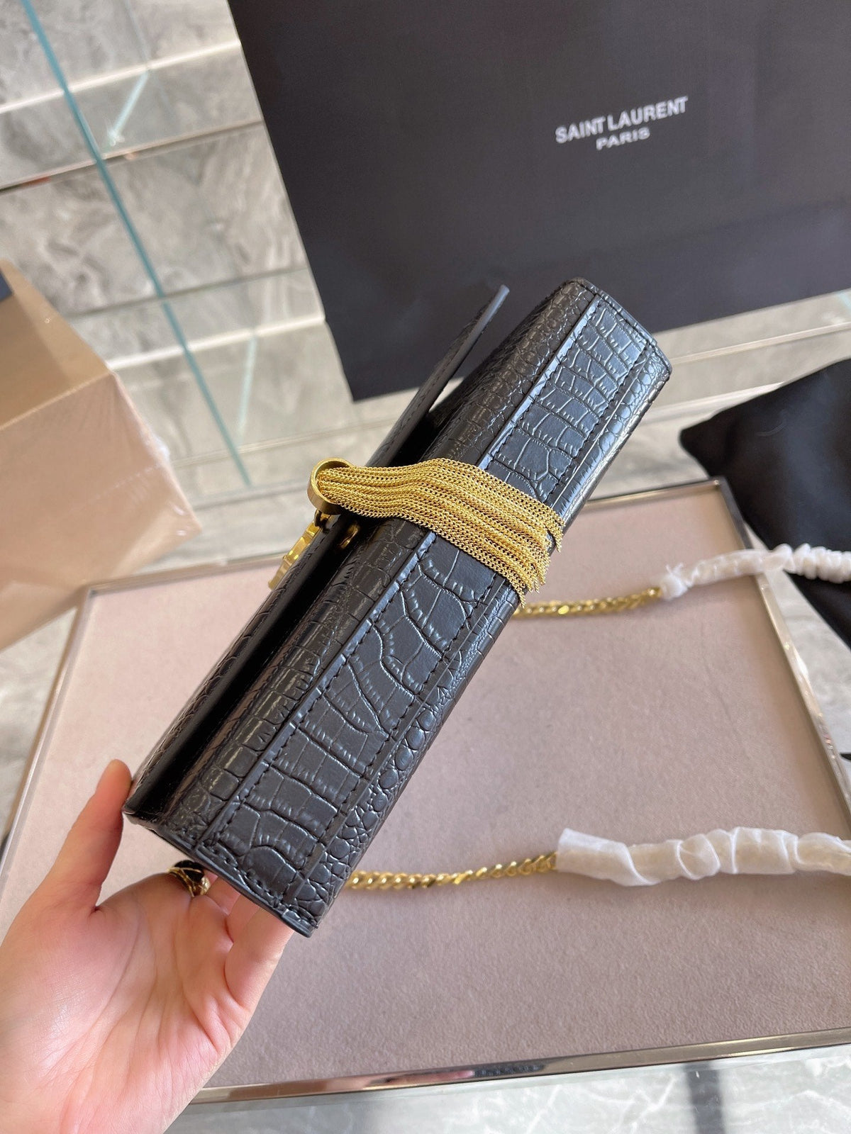 Anum Bags Detail