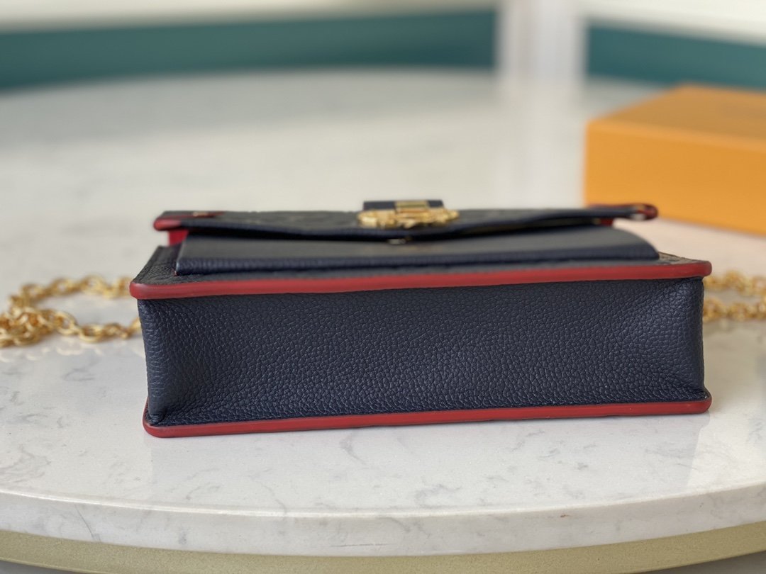 Anum Bags Detail