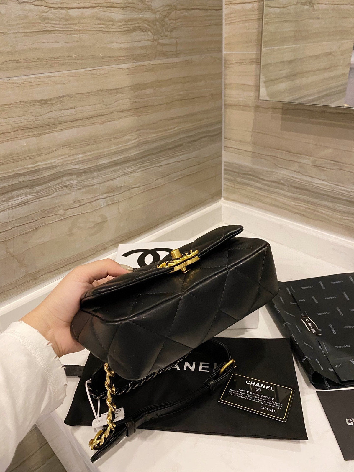 Anum Bags Detail