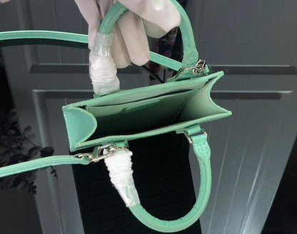 Anum Bags Detail