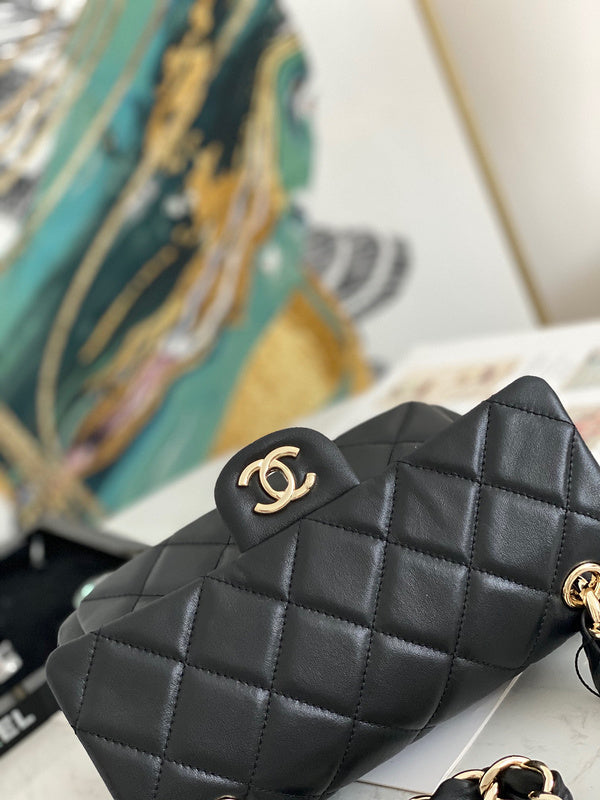 Anum Bags Detail