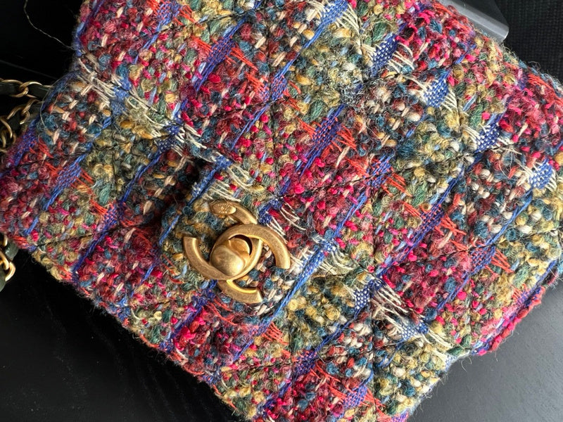 Anum Bags Detail