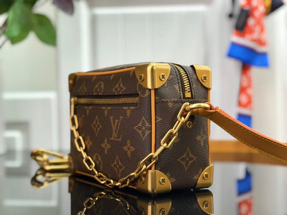 Anum Bags Detail