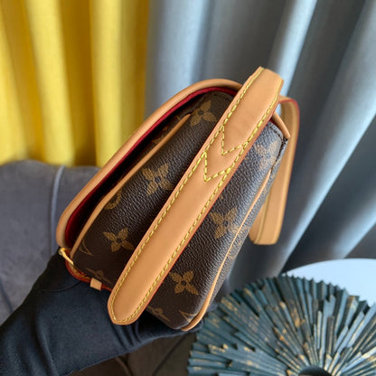 Anum Bags Detail