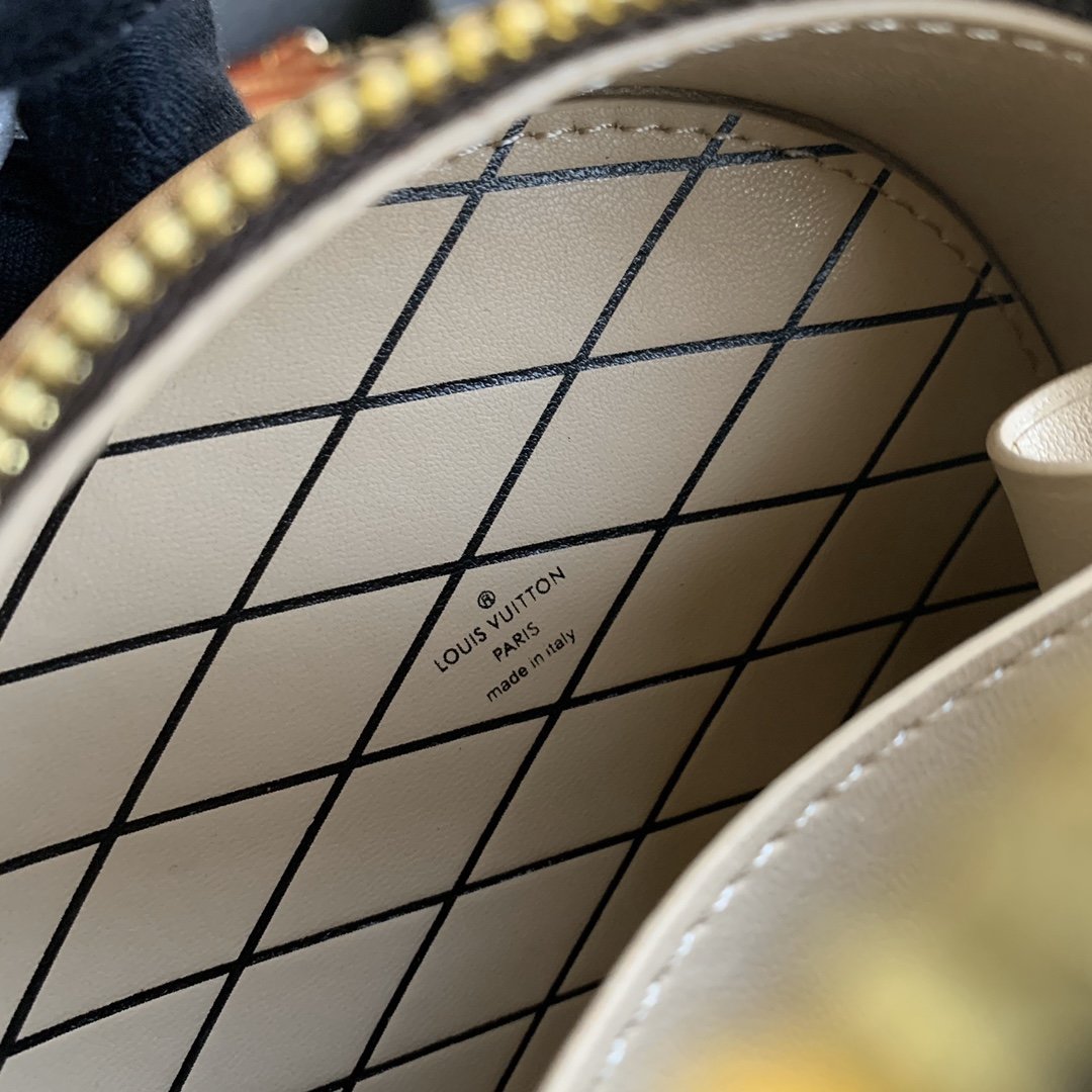 Anum Bags Detail