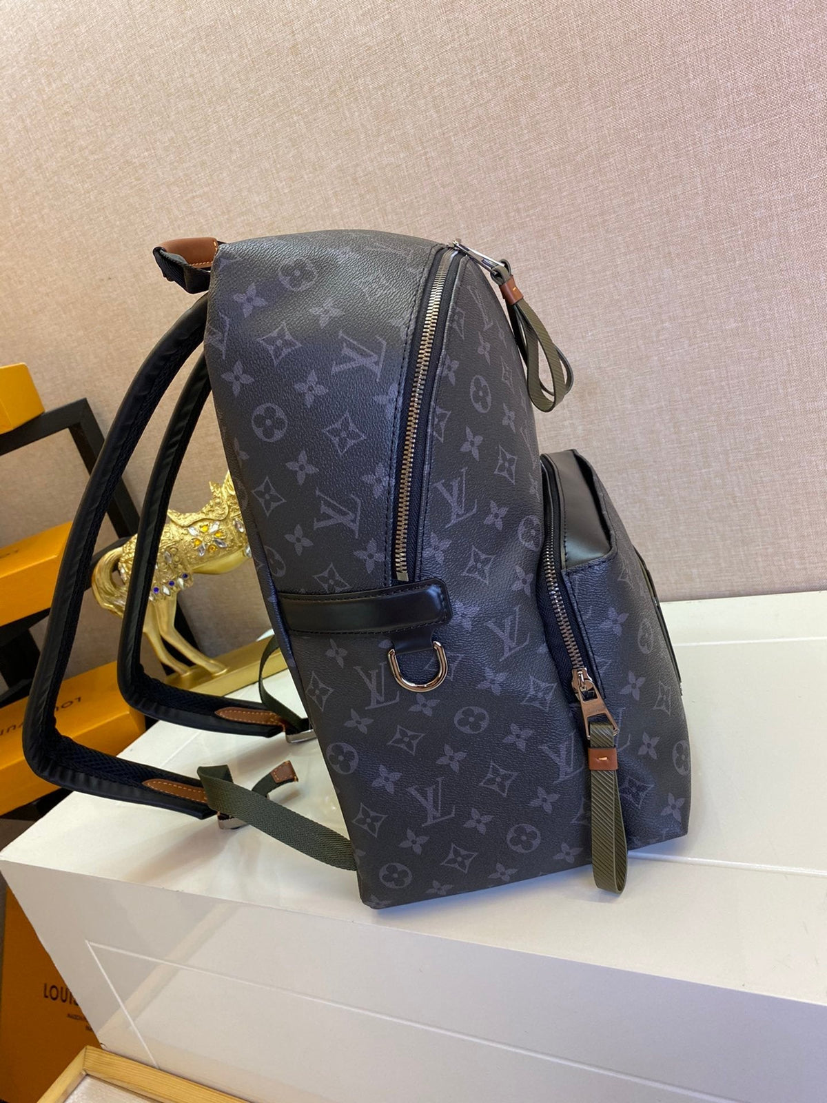 Anum Bags Detail