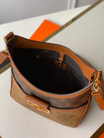 Anum Bags Detail