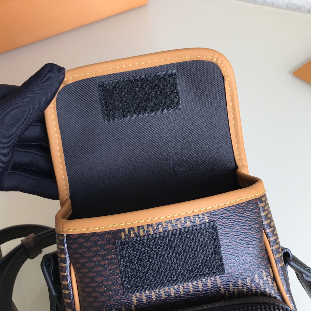 Anum Bags Detail