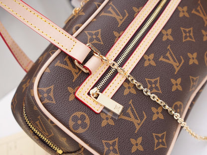 Anum Bags Detail