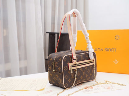 Anum Bags Detail