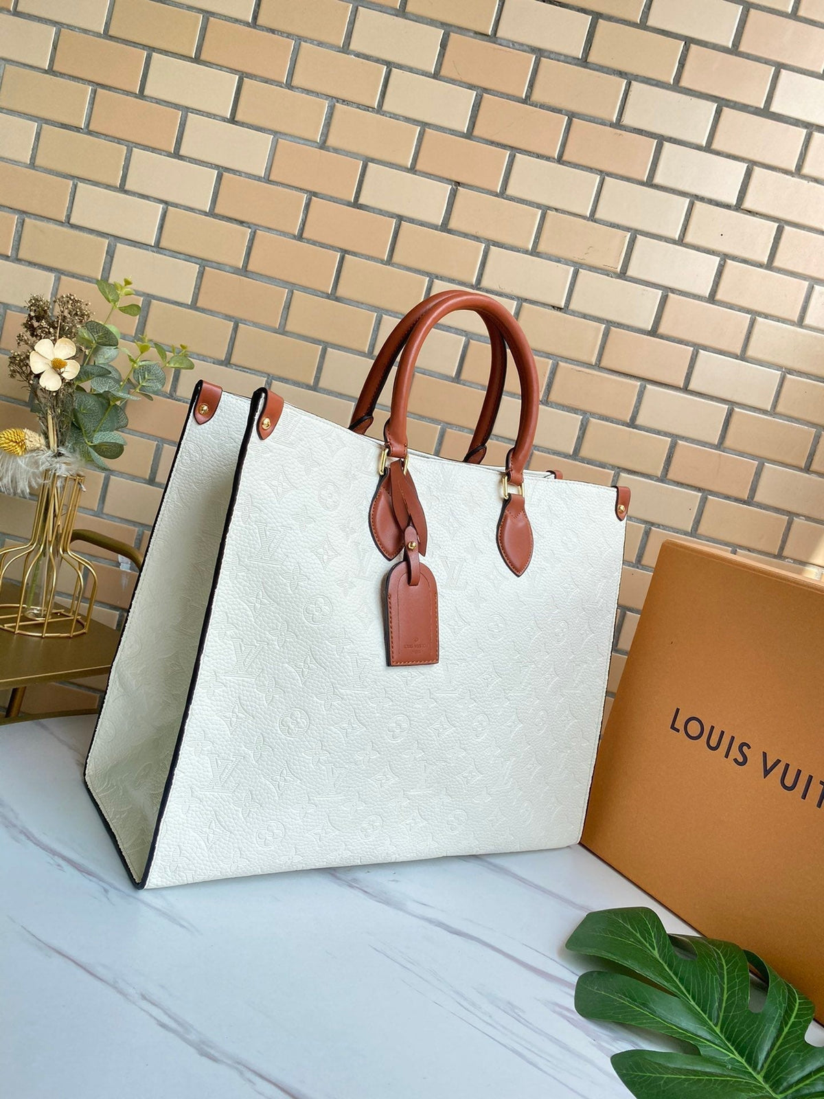Anum Bags Detail