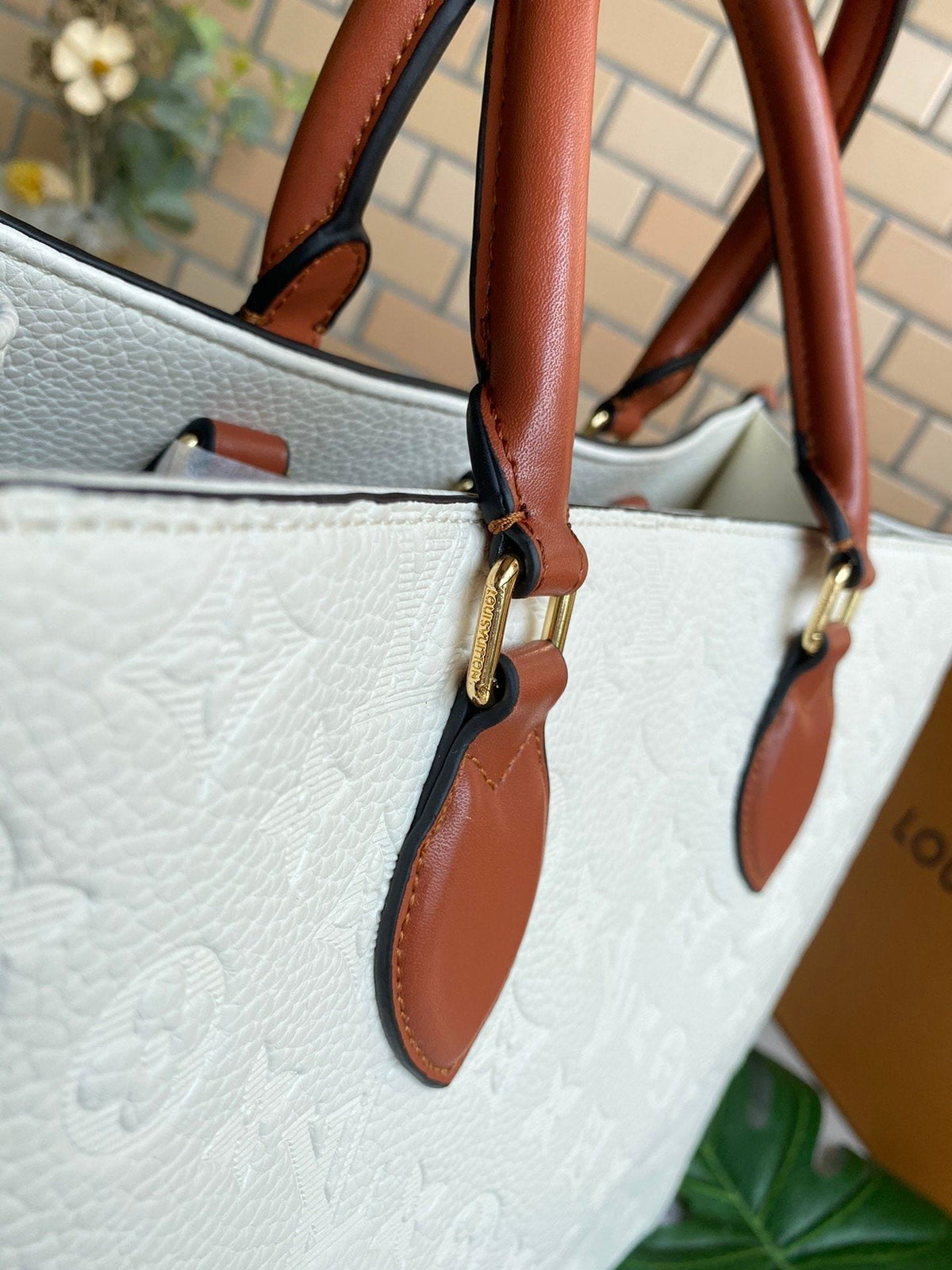 Anum Bags Detail