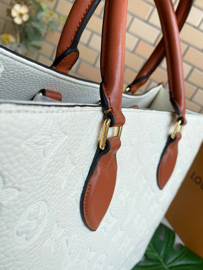 Anum Bags Detail