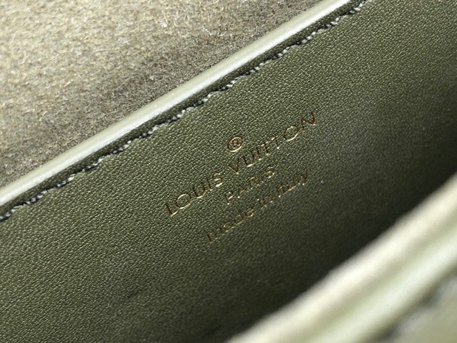 Anum Bags Detail