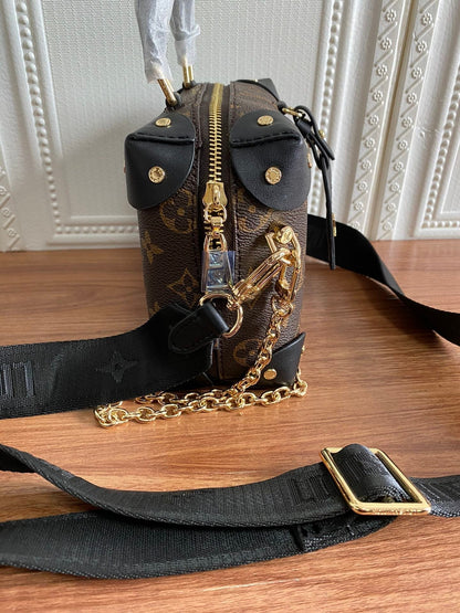 Anum Bags Detail