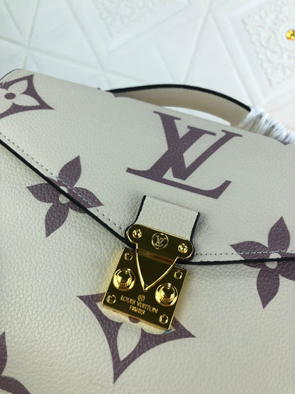 Anum Bags Detail