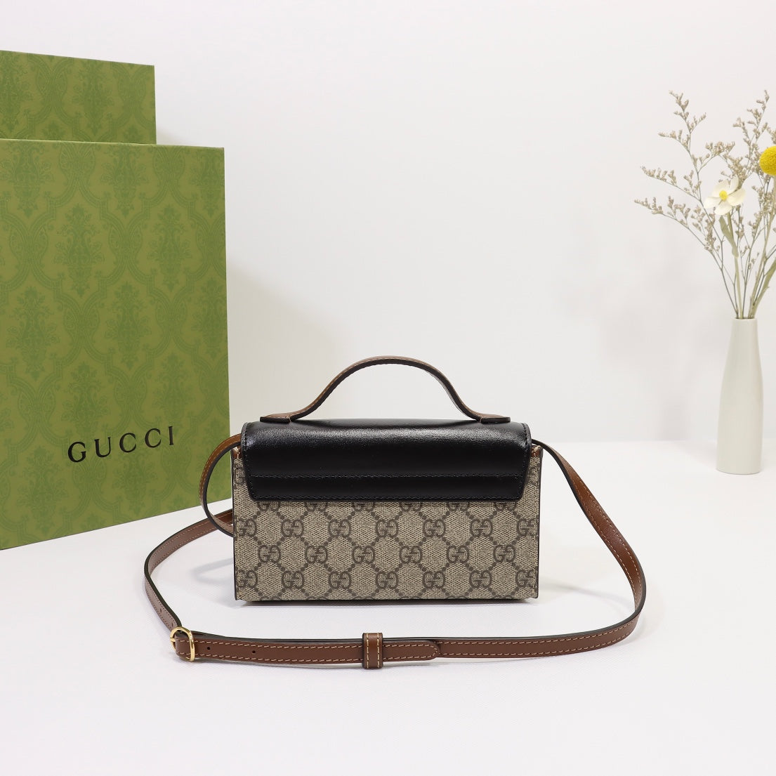 Anum Bags Detail
