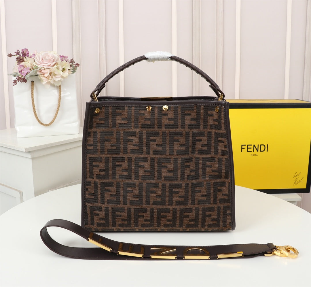 Anum Bags Detail