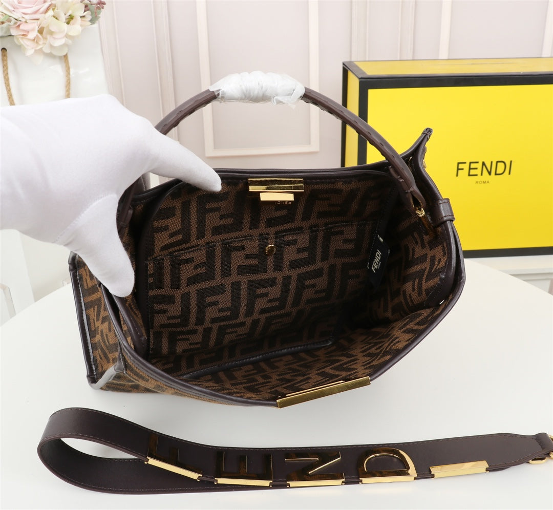 Anum Bags Detail