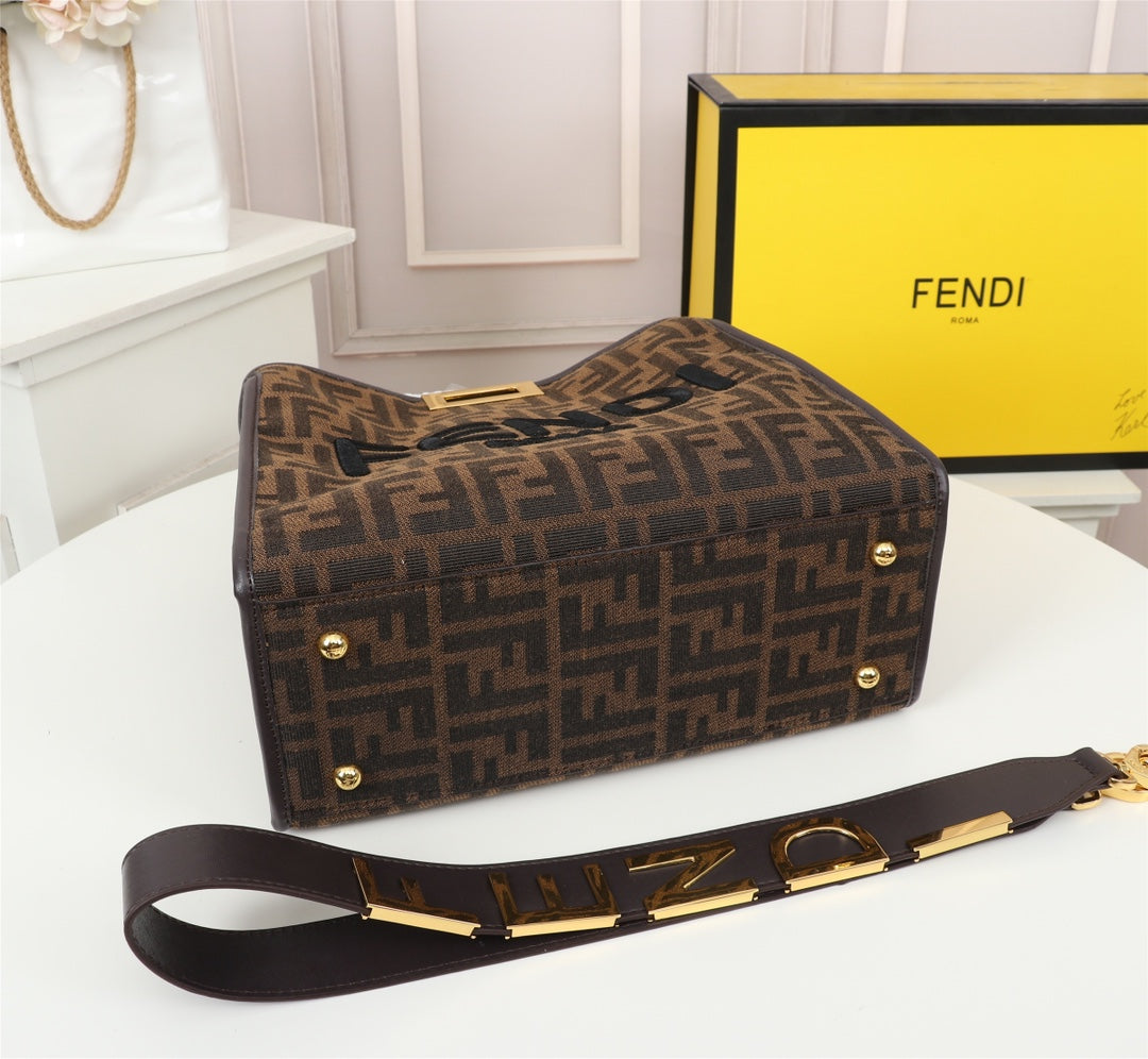 Anum Bags Detail