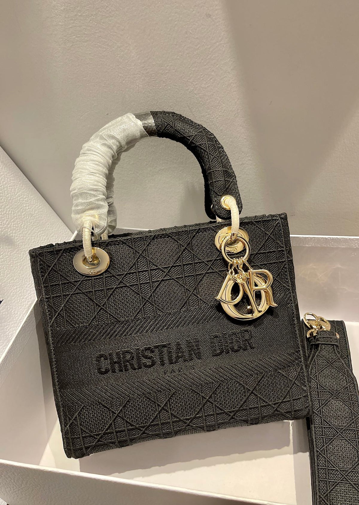 Anum Bags Elite Carryalls