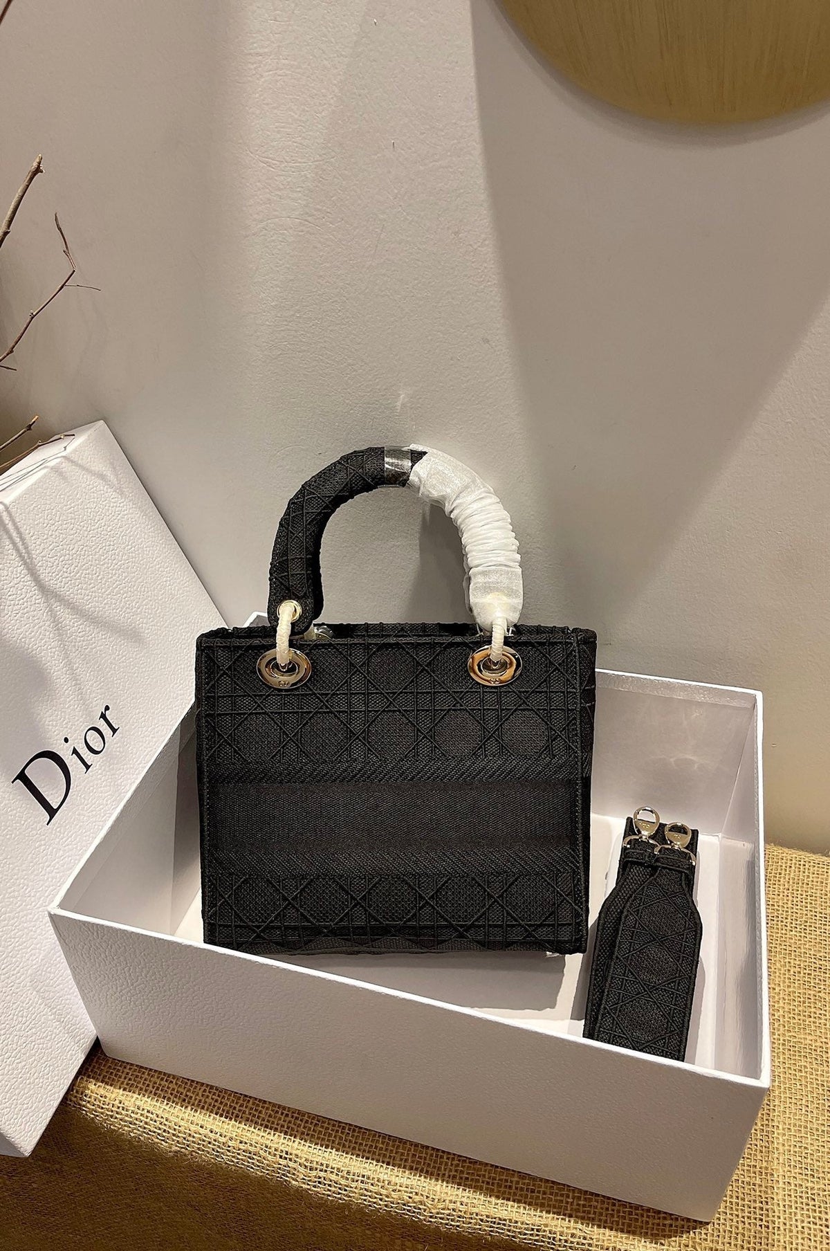 Anum Bags Detail