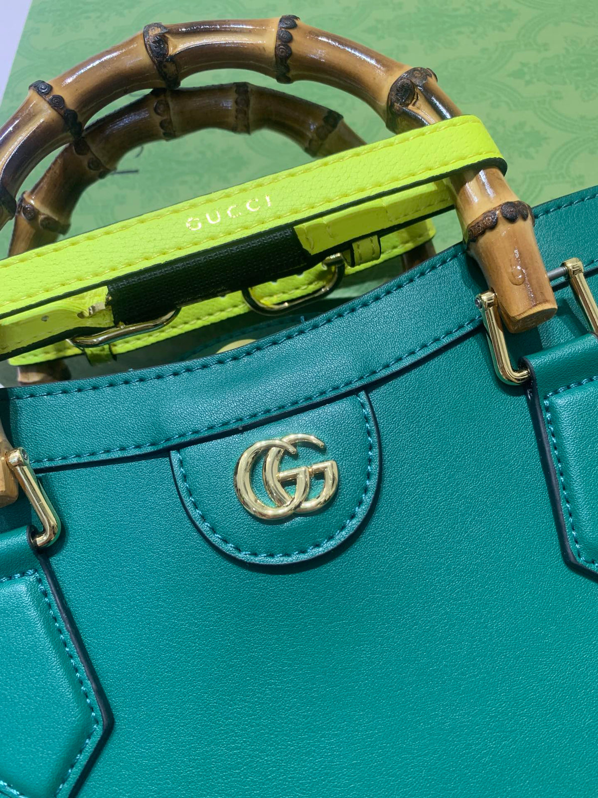 Anum Bags Detail