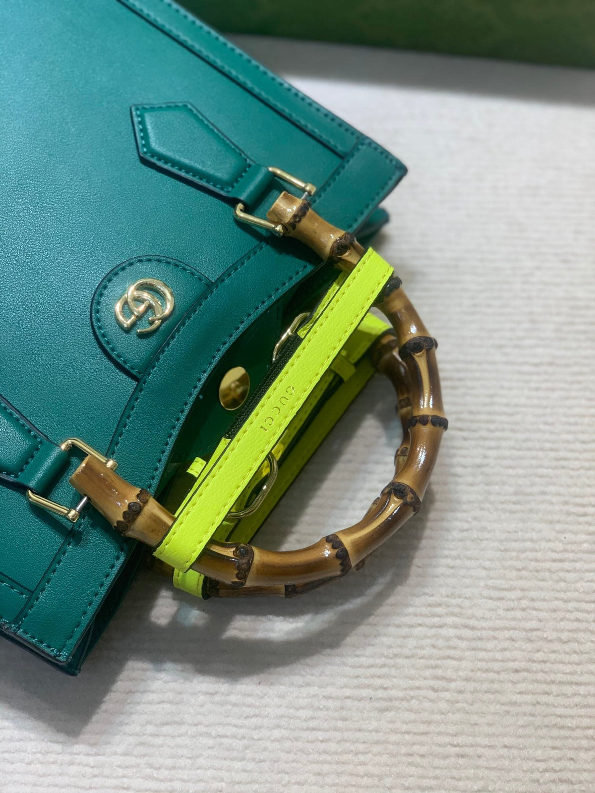 Anum Bags Detail