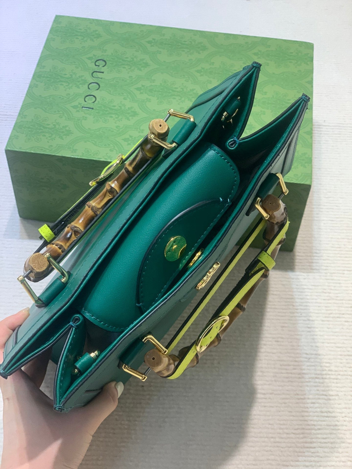 Anum Bags Detail
