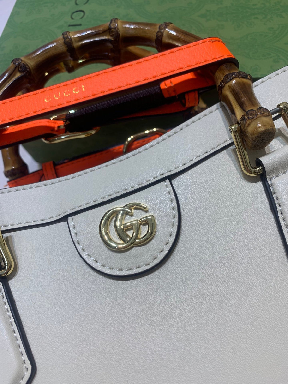 Anum Bags Detail