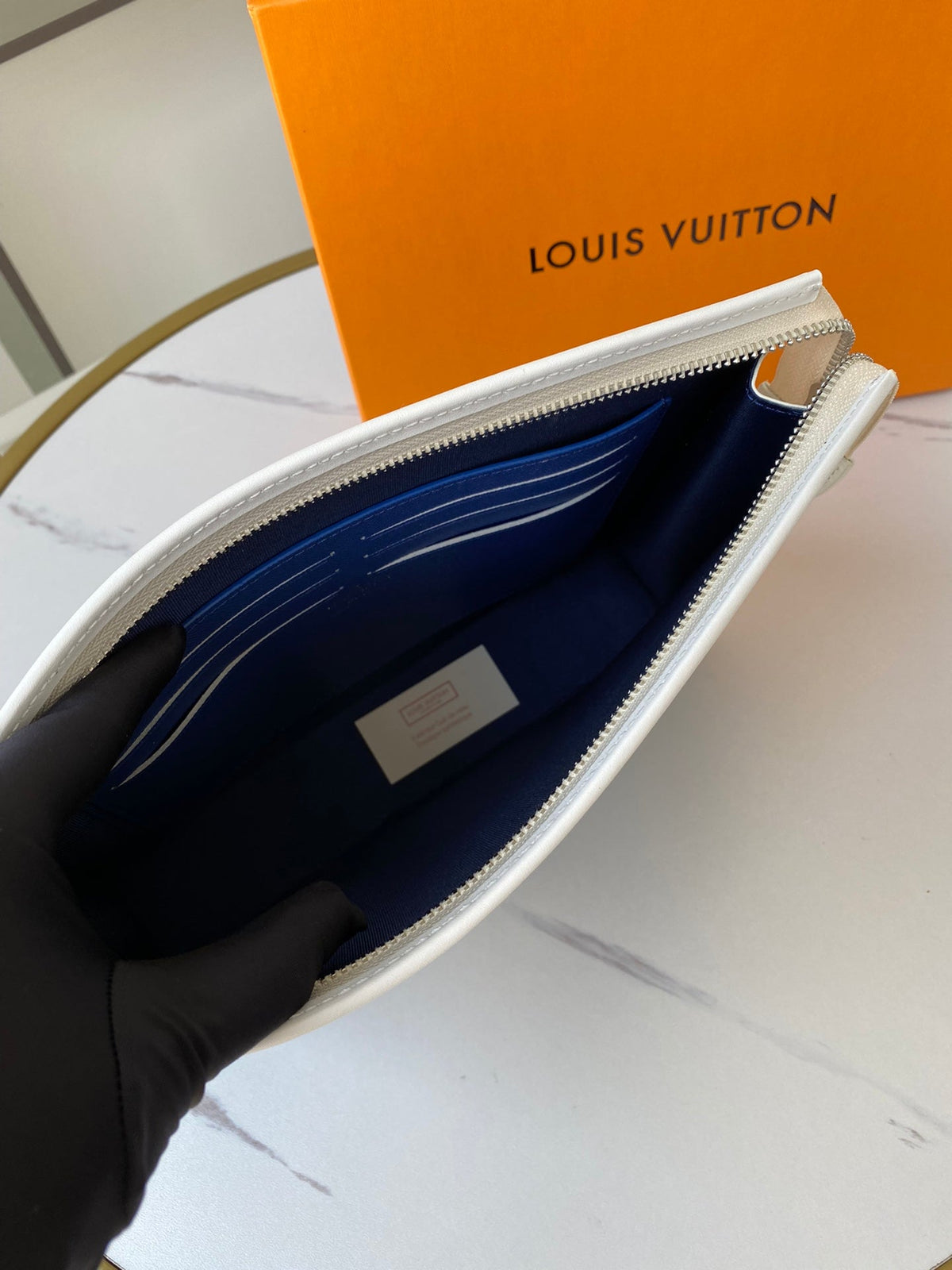 Anum Bags Detail