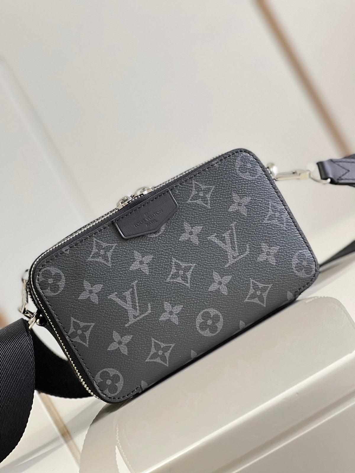 Anum Bags Detail
