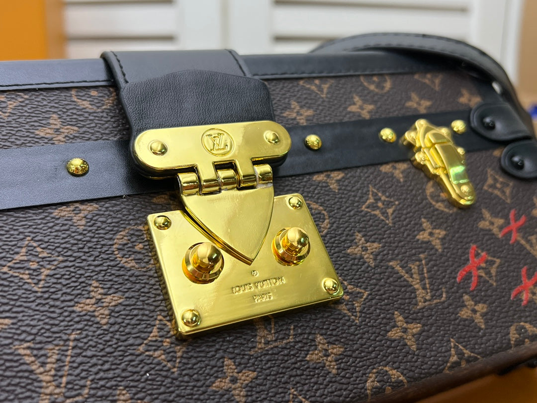 Anum Bags Detail