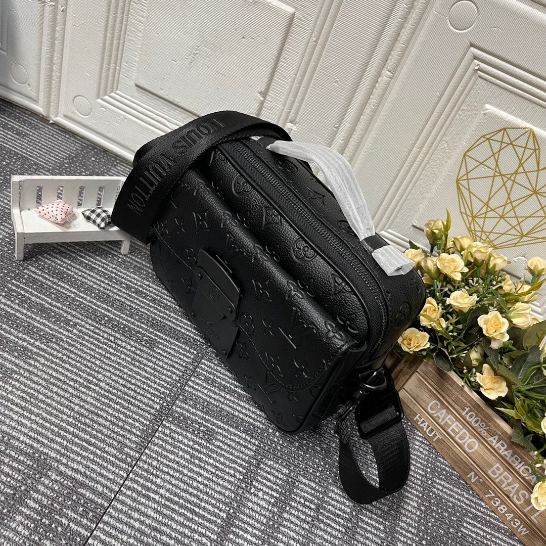 Anum Bags Detail