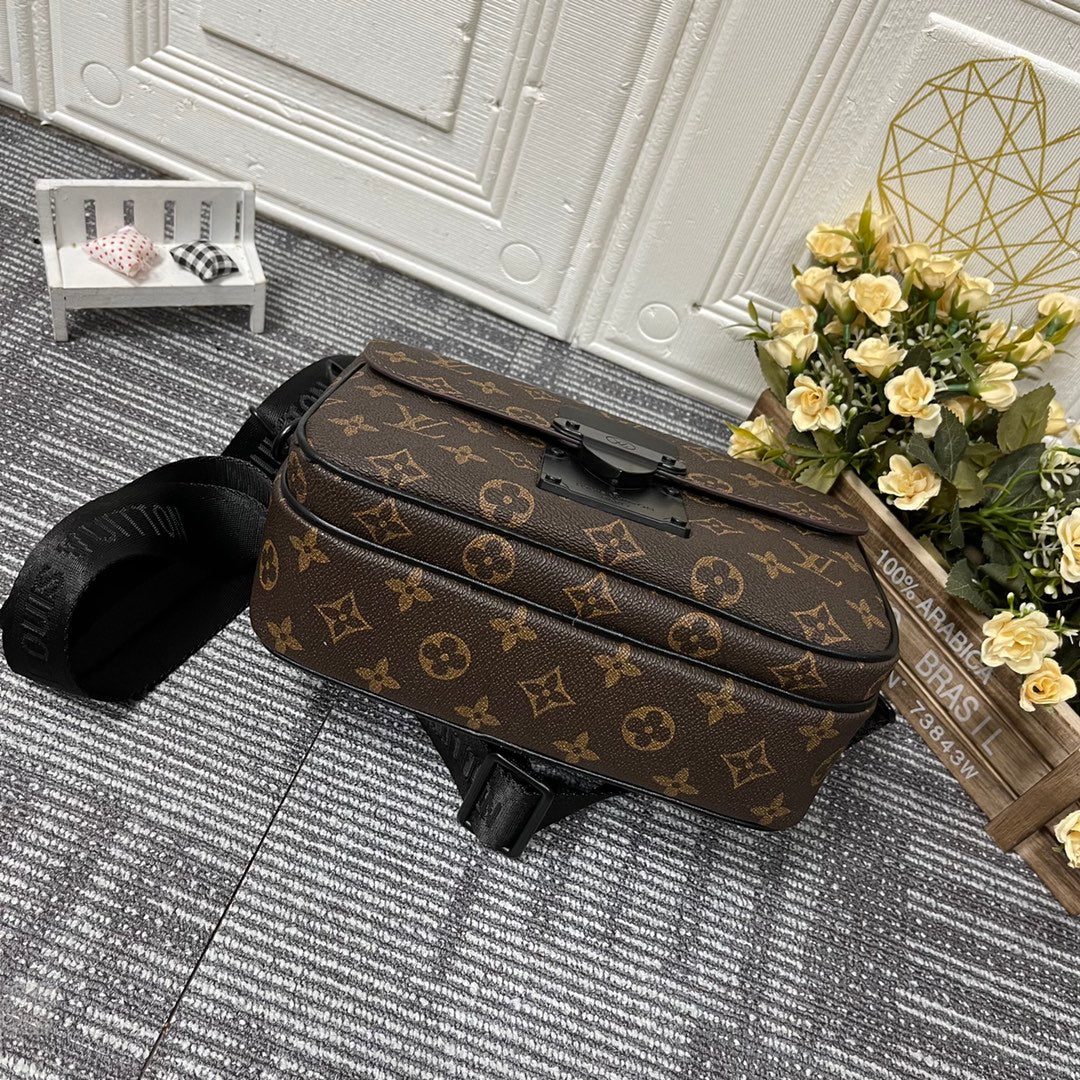 Anum Bags Detail