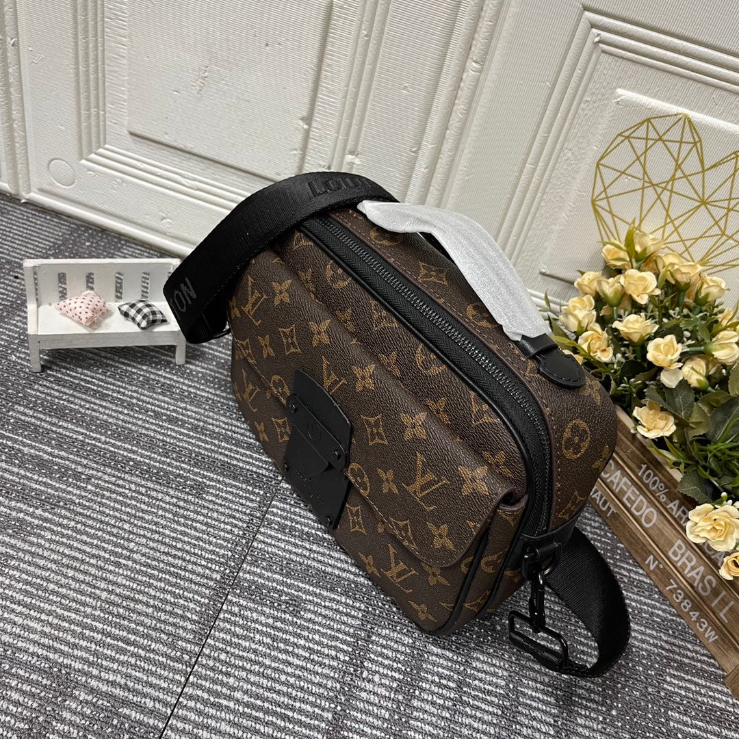 Anum Bags Detail